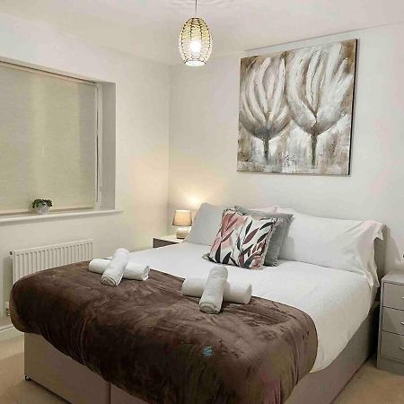 Great Home In Lovely Area With Parking, Sleeps 6 Folkestone Kültér fotó