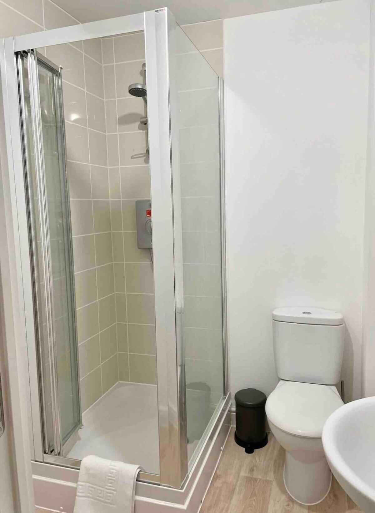 Great Home In Lovely Area With Parking, Sleeps 6 Folkestone Kültér fotó