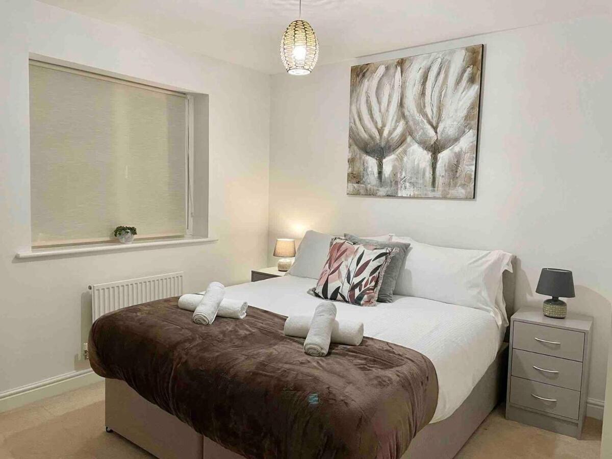Great Home In Lovely Area With Parking, Sleeps 6 Folkestone Kültér fotó
