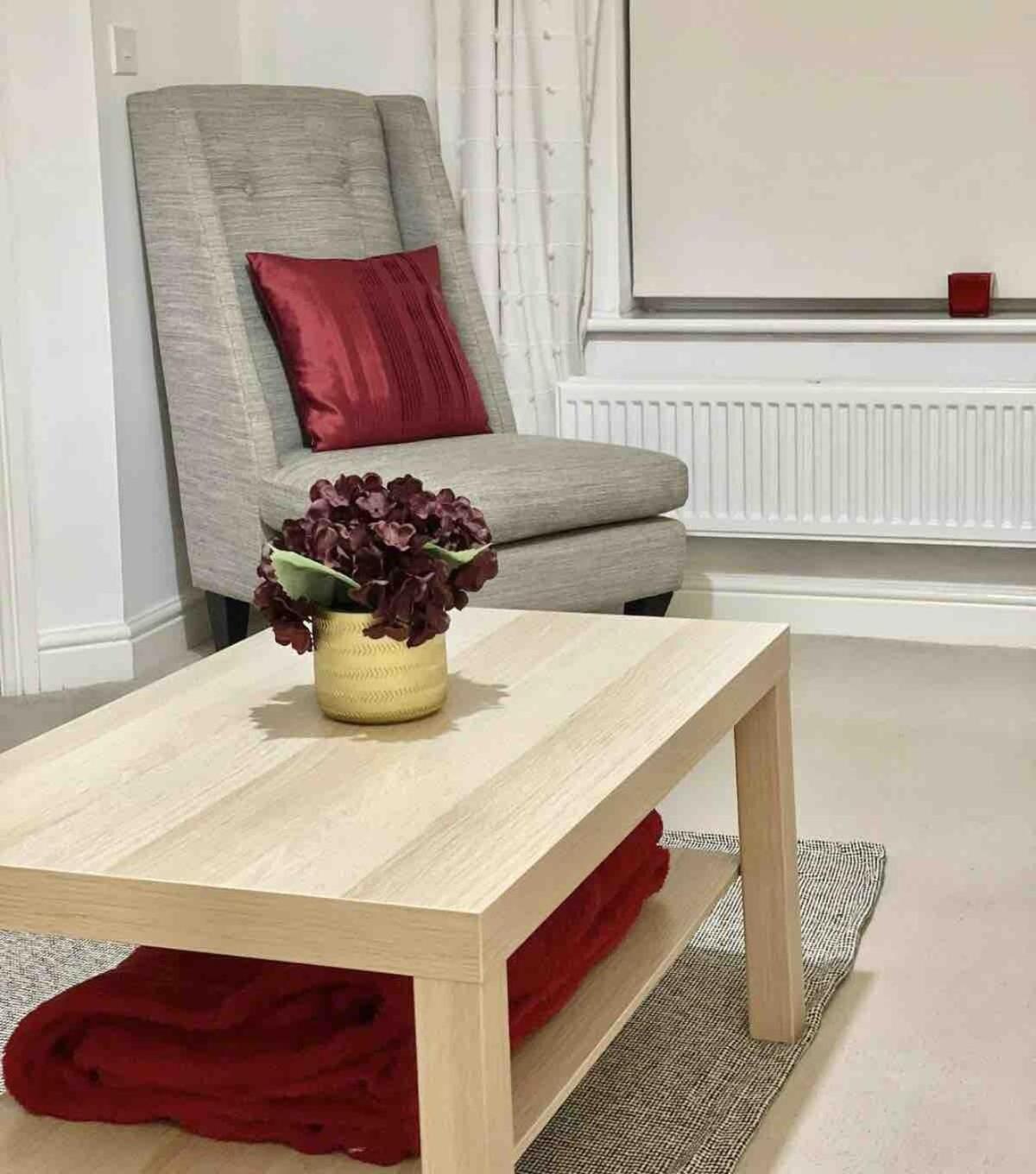 Great Home In Lovely Area With Parking, Sleeps 6 Folkestone Kültér fotó
