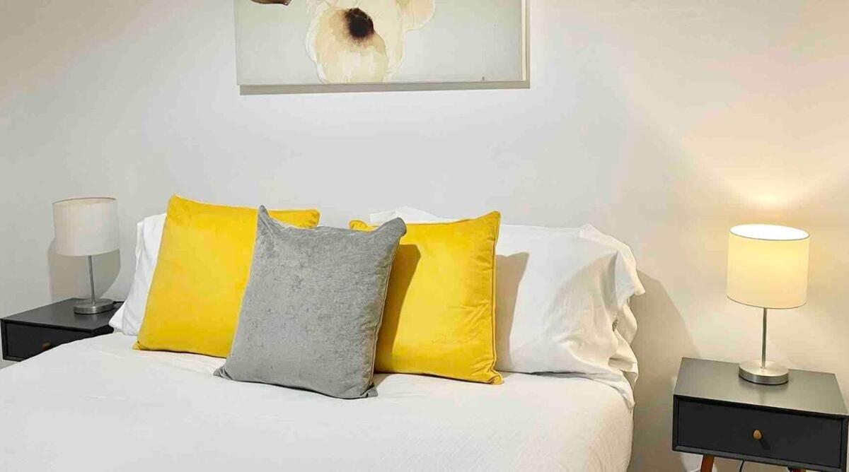 Great Home In Lovely Area With Parking, Sleeps 6 Folkestone Kültér fotó