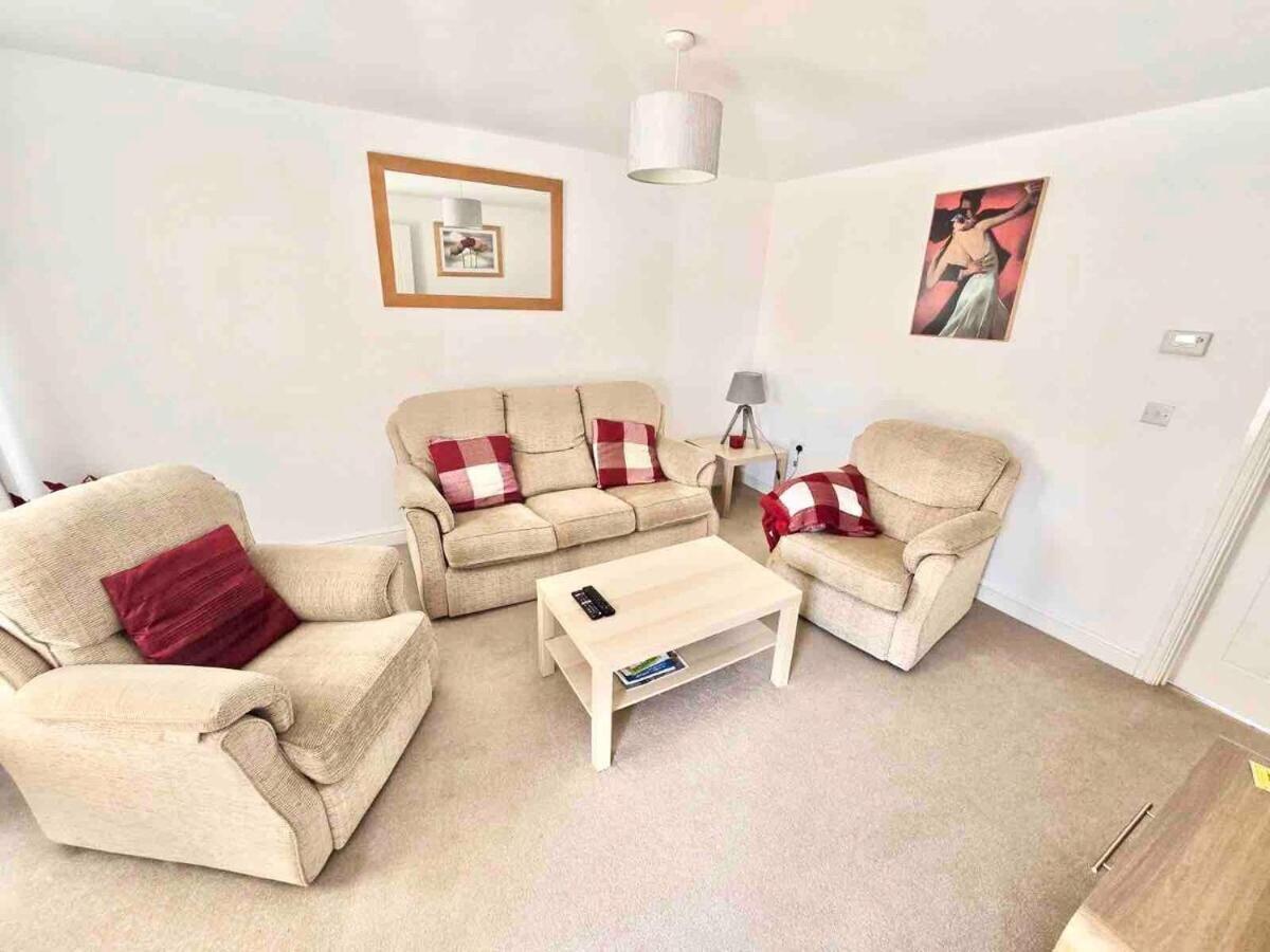 Great Home In Lovely Area With Parking, Sleeps 6 Folkestone Kültér fotó