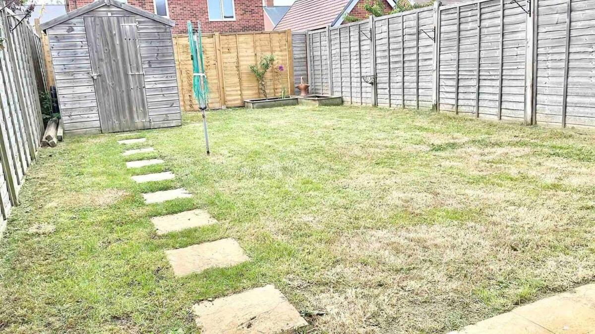 Great Home In Lovely Area With Parking, Sleeps 6 Folkestone Kültér fotó